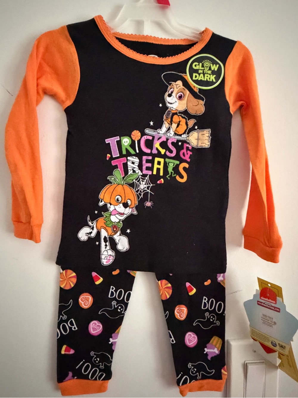 Glow-In-The-Dark Halloween Paw Patrol Kids Pajama Set - Orange & Black
